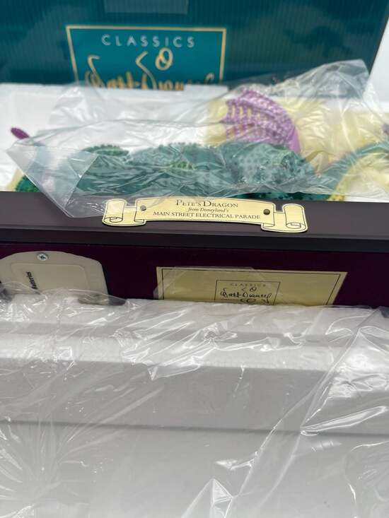 WDCC Pete's Dragon Elliott Disneyland Main Street Electrical Parade Figurine  CO - Picture 11 of 11